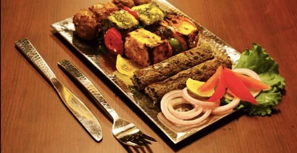 Mini Paneer Tikka and Veg Starter Platter